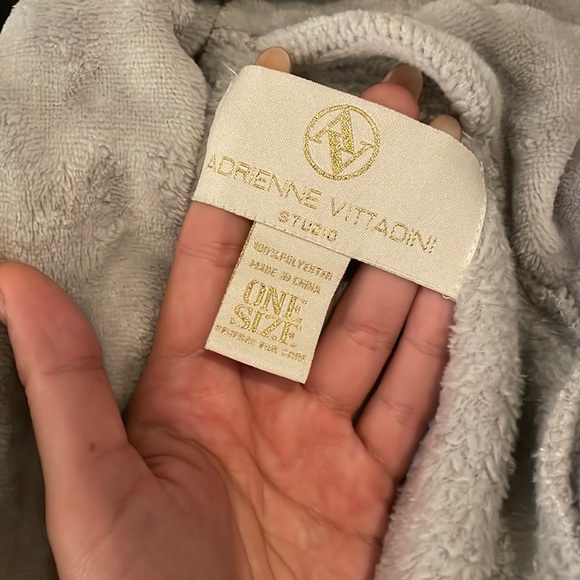 Adrienne Vittadini plush robe - Picture 2 of 3